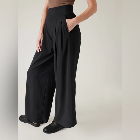 ATHLETA 'Brooklyn Heights' Wide Leg Pants in Black - Picture 4 of 9